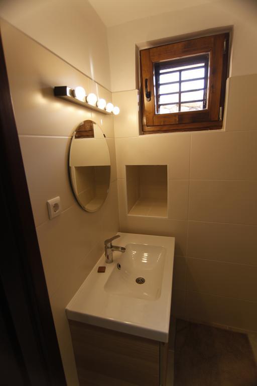 Holiday Home Kuca na Moru Kornić Dış mekan fotoğraf